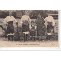 AU PAYS BASQUE - Musiciens aragonais - très bon état