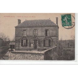 AUCINNES - L'école des Garçons et la Mairie -  très bon état