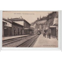 VIENNE : vue intérieure de la gare - TRAIN - très bon état