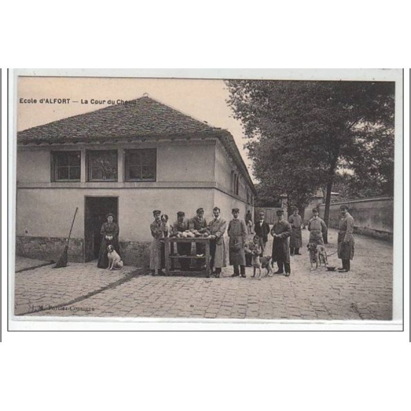 MAISONS ALFORT : Ecole d'Alfort - la cour du chenil - très bon état