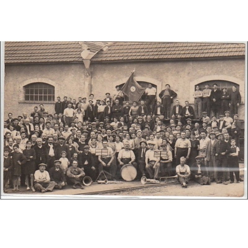 LA HAYE DESCARTES : carte photo des grèves à la papeterie en septembre 1936 - très bon état LA HAYE DESCARTES : carte photo des grèves à la papeterie en septembre 1936 - très bon état