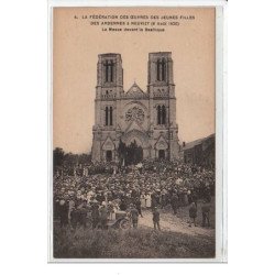 NEUVIZY : Fédération des Oeuvres de Jeunes Filles des Ardennes - 8 août 1920 - messe devant basilique - très bon état