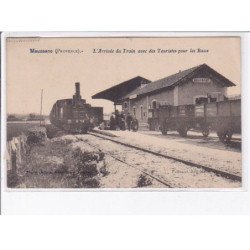 MAUSSANE - L'arrivée du train avec les touristes pour les Baux - état