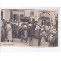 QUIBERON - Madame Sarah Bernhardt arrivant de Belle-Isle - Monte en voiture pour se rendre à la gare - Très bon état