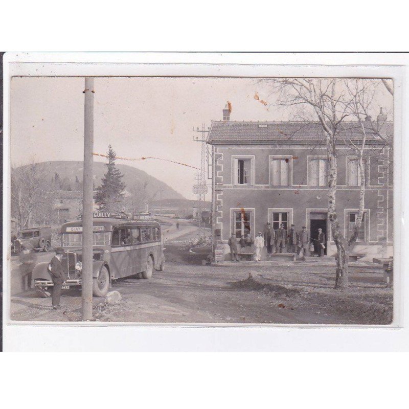 Carte photo d'un autobus de la ligen GIAT - le camp de la Fontaine du Berger, hôtel de la station - très bon état