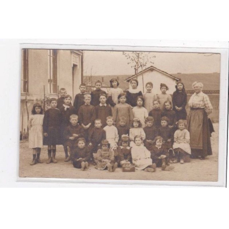 LA VALBONNE - école - très bon état