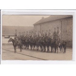 RAMBOUILLET : carte photo de militaires à cheval (accrobatie - fête) - très bon état