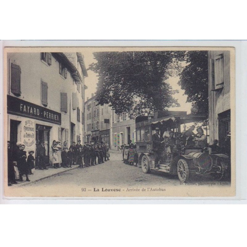 LA LOUVESC - arrivée de l'autobus - état LA LOUVESC - arrivée de l'autobus - état