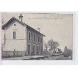 COUZE: la gare et l'arrivée d'un train - très bon état
