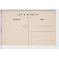 CONCARNEAU: place de la mairie à l'arrière plan, le bureau des postes et télégraphe - très bon état