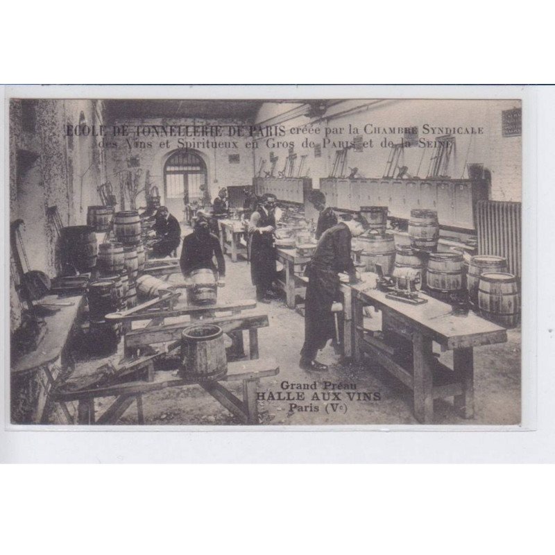 PARIS: 75005, grand préau, hotel aux vins, école de tonnelo pi apres - très bon état