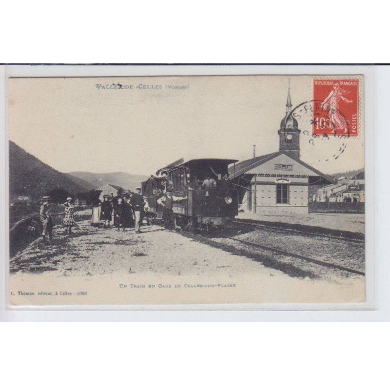 CELLES-sur-PLAINE: un train en gare de celles-sur-plaine - très bon état