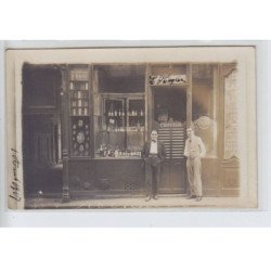 FRANCE - coiffeur salon, personnages - très bon état