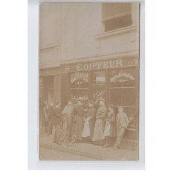 FRANCE: senlis(?) coiffeur Gauthier, service antiseptique, petit chien - état