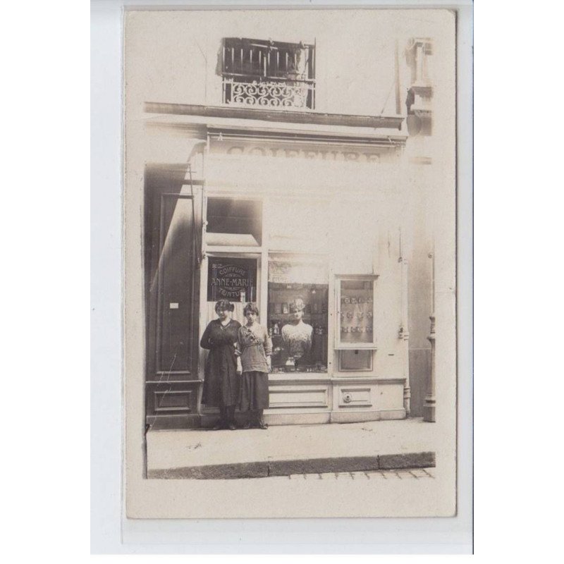 FRANCE: coiffure Anne-Marie teinture - état