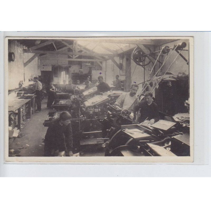 FRANCE: intérieur d'atelier d'imprimerie (?) 2CPA - très bon état