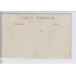 FRANCE: épicerie (?), groupe de personnes - très bon état