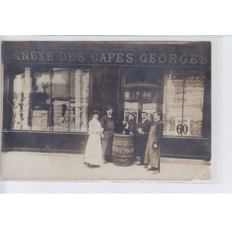 FRANCE: annexe des cafés georges, apéro face à la boutique - état FRANCE: annexe des cafés georges, apéro face à la boutique - état