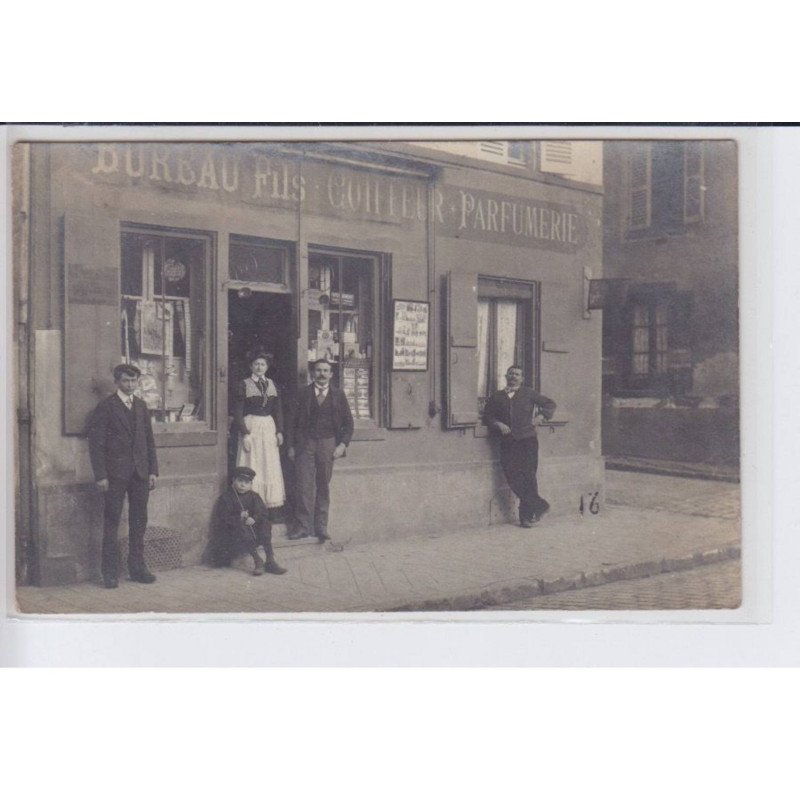 FRANCE: bureau fils coiffeur parfumerie, cartes postales A. Breger - très bon état