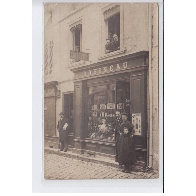 FRANCE: bouineau, coiffeur, coiffure de dame, pilocarpia - état