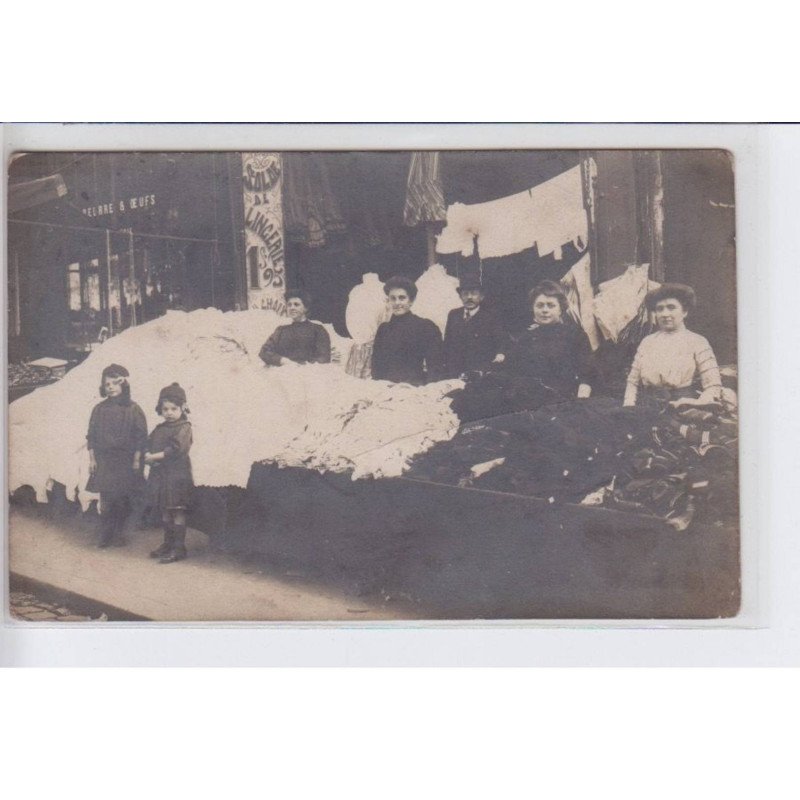 FRANCE: commerce textile, solde lingerie - état