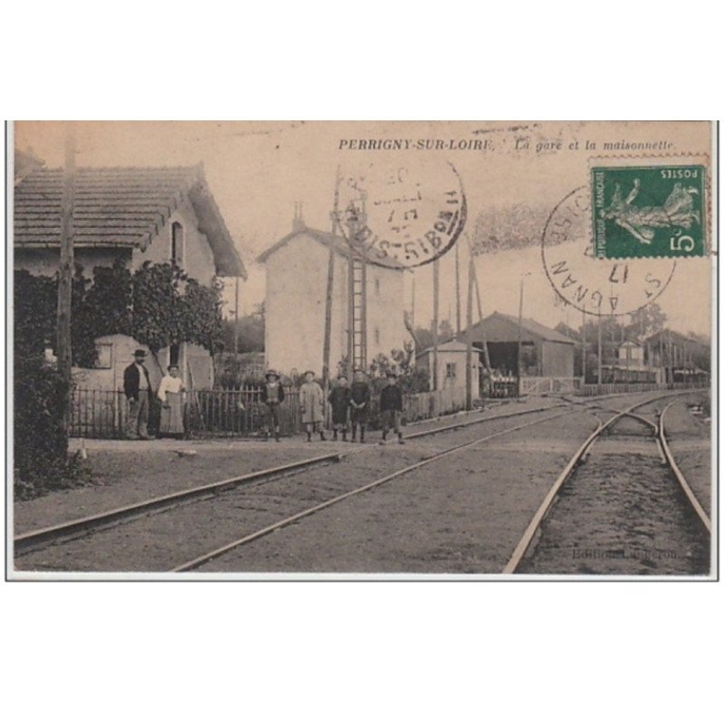 PERRIGNY SUR LOIRE : la gare - très bon état