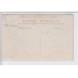 FRANCE: lavatory moderne service antiseptique, maison Combelles, chiens - état