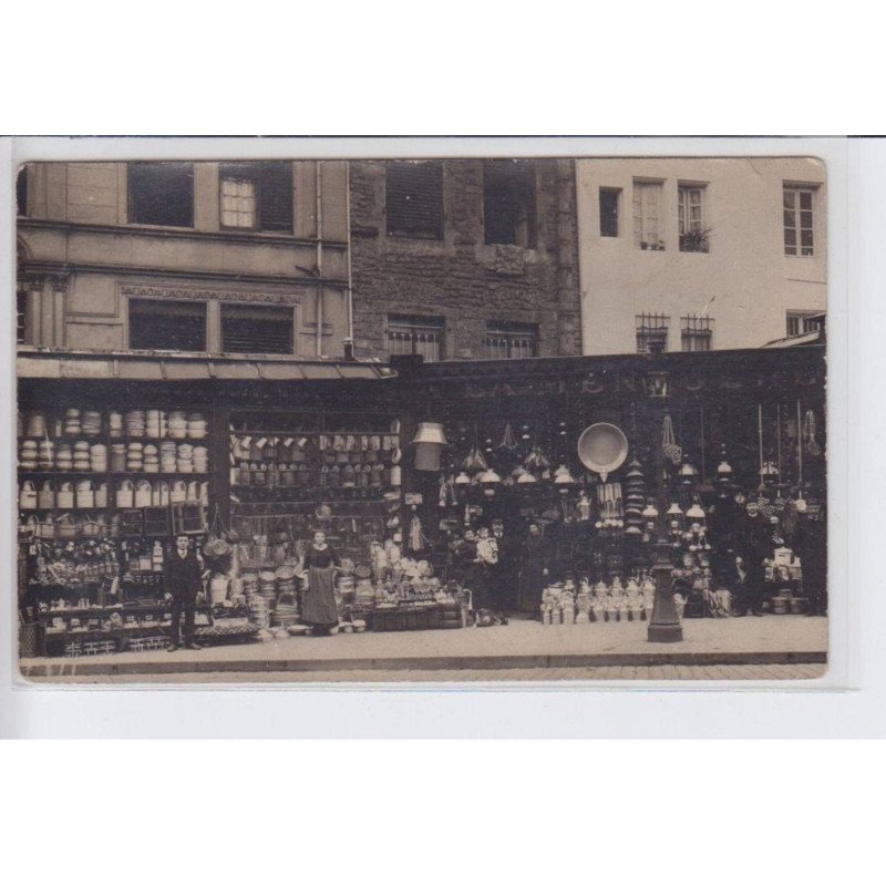 FRANCE: grand bazar, épicerie - très bon état