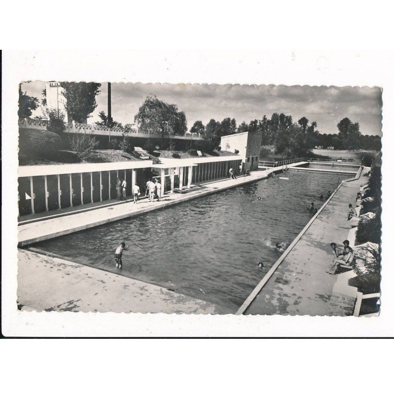 VIRY-CHATILLON: la piscine - très bon état