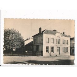 SAINT-GERMAIN-sur-MORIN: place de la mairie - très bon état