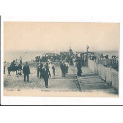 ARCACHON: les marchandes d'huitres au débarcadère - très bon état