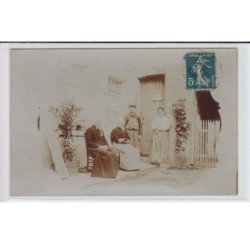 SAINT-CYR-les-COLONS: la famille rabiat marechal ferrant - très bon état