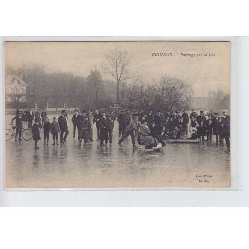 VIGNEUX: patinage sur le lac - très bon état