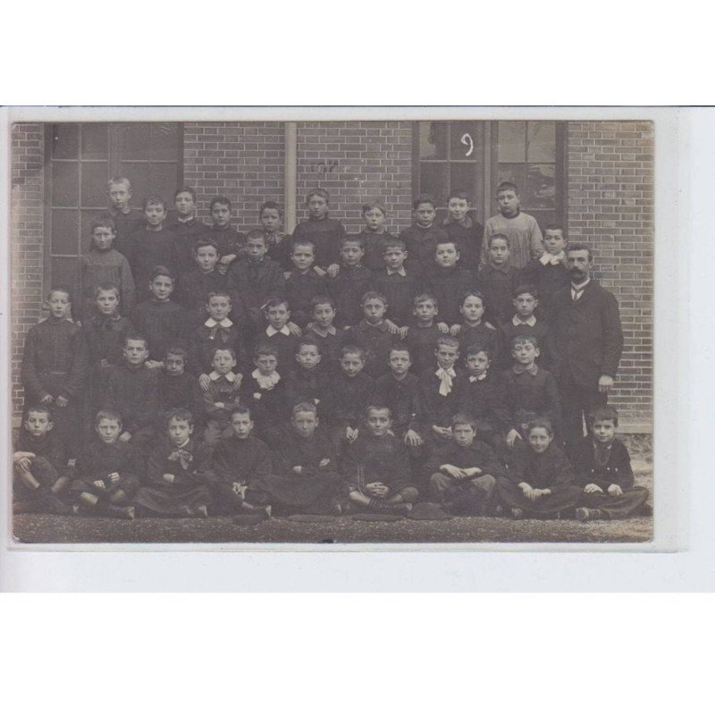 ARGENTEUIL: classe d'école - très bon état