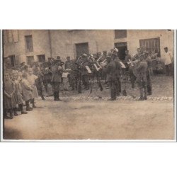 LUCY : carte photo d'un concert militaire en 1919 - très bon état