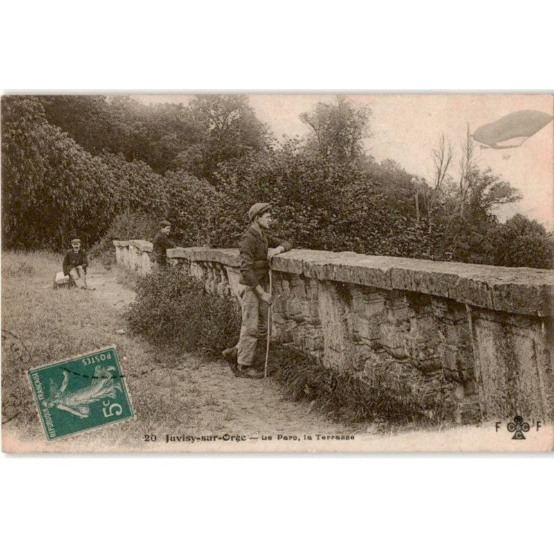 JUVISY: le parc, la terrasse - très bon état