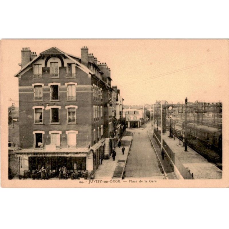 JUVISY: place de la gare - très bon état