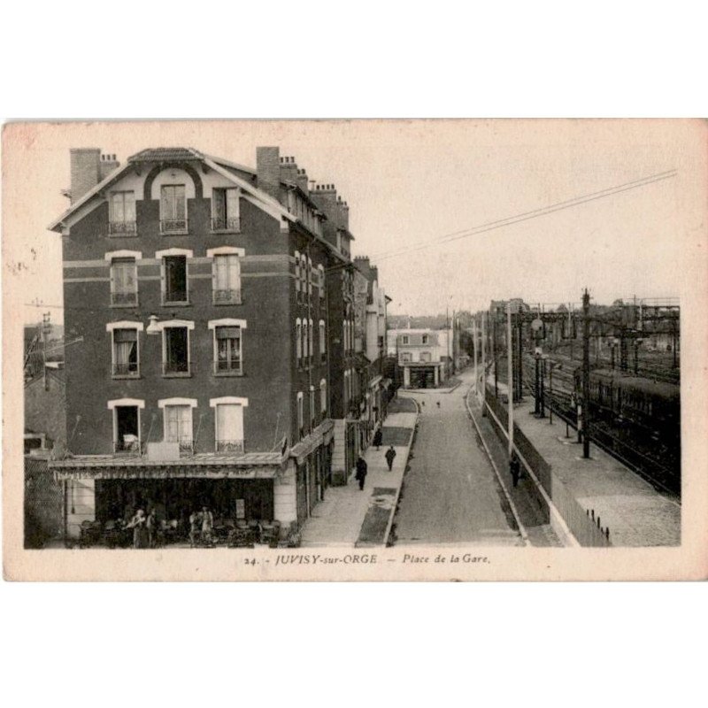 JUVISY: place de la gare - très bon état