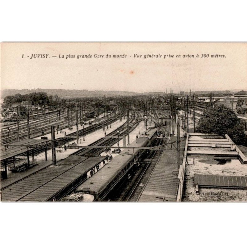 JUVISY: la plus grande gare du monde, vue générale prise en avion à 300 mètres - très bon état