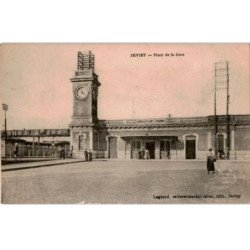 JUVISY: place de la gare - très bon état