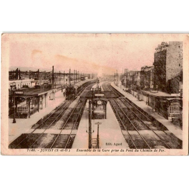 JUVISY: ensemble de la gare prise du pont du chemin de fer - très bon état