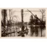 JUVISY: inondation janvier 1910 parc de juvisy, maire député visitant les sinistrés - état