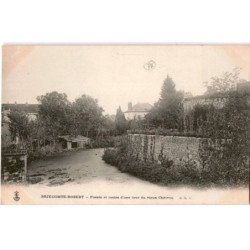BRIE-COMTE-ROBERT: fossés et restes d'une tour du vieux château - très bon état