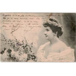CHANTEURS : chanteuse - état
