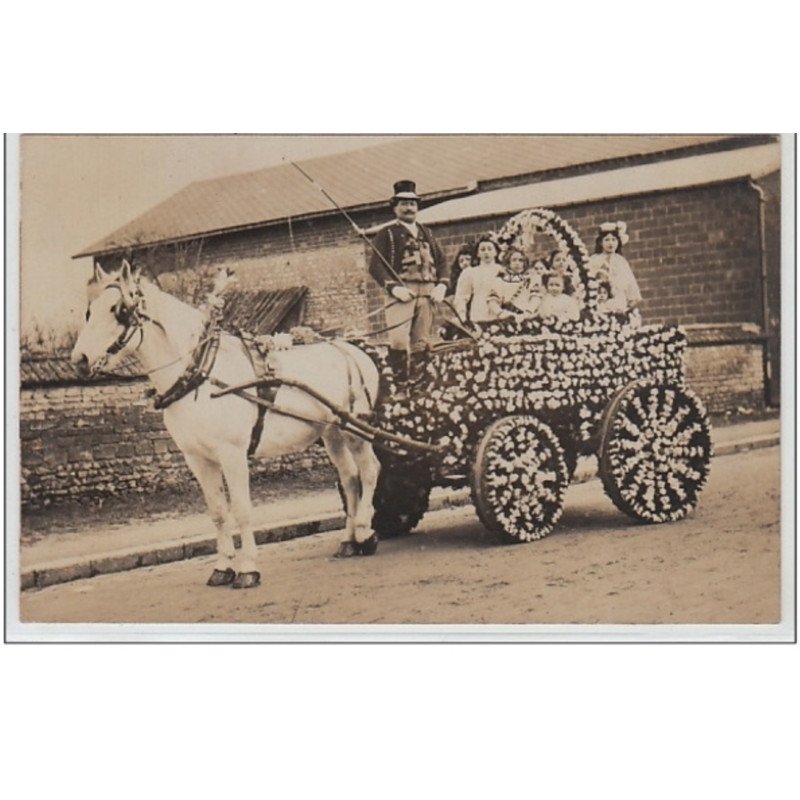 AUXON : carte photo de la Cavalcade - char des bébés - Très bon état