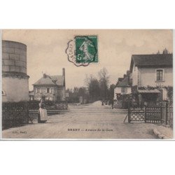 BRENY : le passage à niveau vers 1910 - très bon état