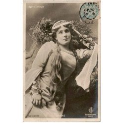 CHANTEUSES : Carré -  état