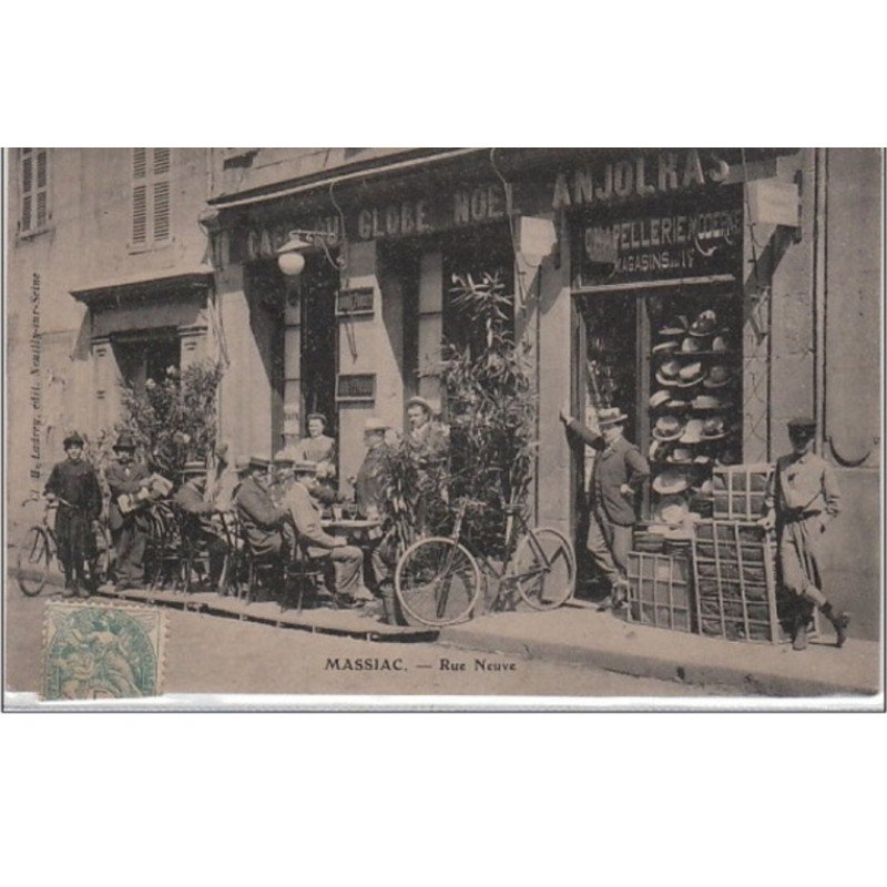 MASSIAC : le Café du Globe Noël ANJOLRAS (chapellerie Moderne) vers 1910 - très bon état MASSIAC : le Café du Globe Noël ANJOLRAS (chapellerie Moderne) vers 1910 - très bon état