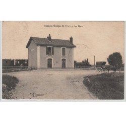 FRESNAY l'EVEQUE : la gare - très bon état