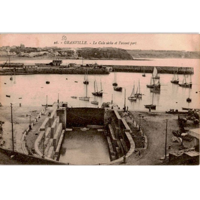 GRANVILLE: le cale sèche et l'avant port - très bon état